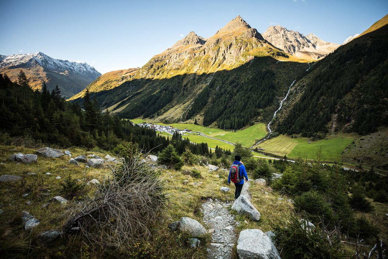 Das Chaletdorf - Pitztal Sankt Leonhard im Pitztal Bagian luar foto