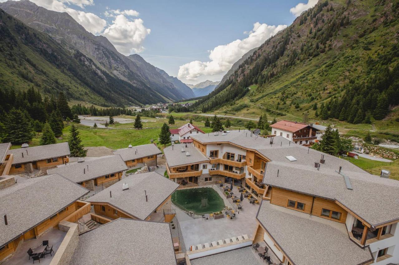 Das Chaletdorf - Pitztal Sankt Leonhard im Pitztal Bagian luar foto