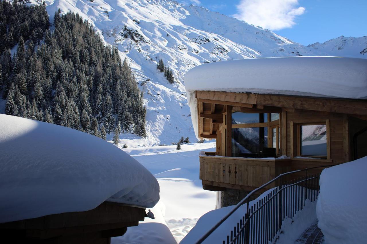 Das Chaletdorf - Pitztal Sankt Leonhard im Pitztal Bagian luar foto